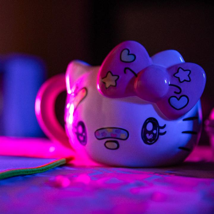 Actual product image Konix HELLO KITTY - Kawai - Mug 3D 500ml (320 ml, 1 x)