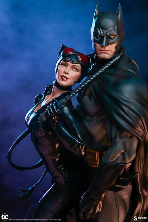 Actual product image Sideshow DC Comics diorama Batman & Catwoman 51 cm