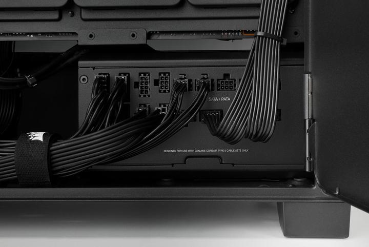 Productafbeelding Corsair RM1200x SHIFT 80 PLUS Gold (1200 W)
