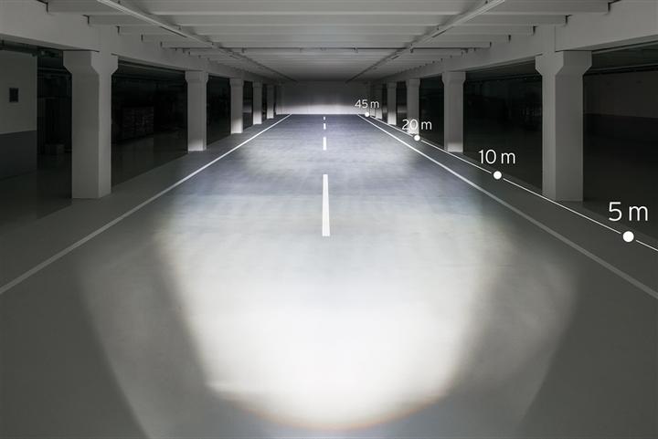 Actual product image Busch & Müller Lumotec IQ-X (100 lm)