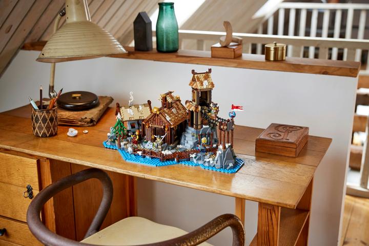 Immagine prodotto LEGO Idee Villaggio Vichingo (21343, LEGO Ideas, Set LEGO rari)