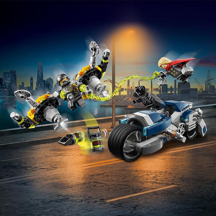 Image du produit LEGO Attaque à vélo des Avengers (76142, LEGO Marvel)