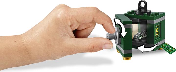 Actual product image LEGO Batman: Batwing and the Riddler (76120, LEGO DC)