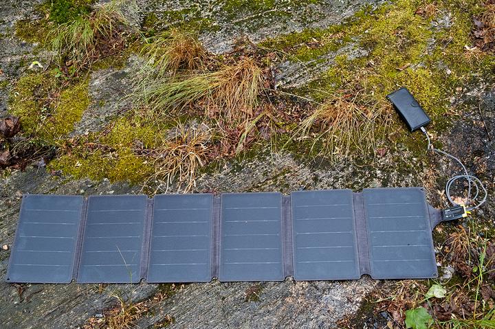 Actual product image Aqiila Sunbird P56 - Foldable solar panel (56 W, 1.34 kg)