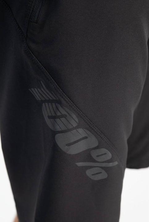 Actual product image 100% Airmatic men short (30)