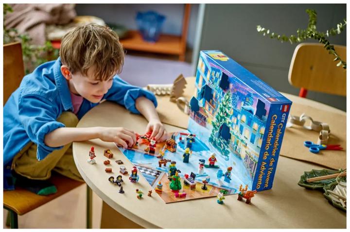 Actual product image LEGO City Advent Calendar 2023