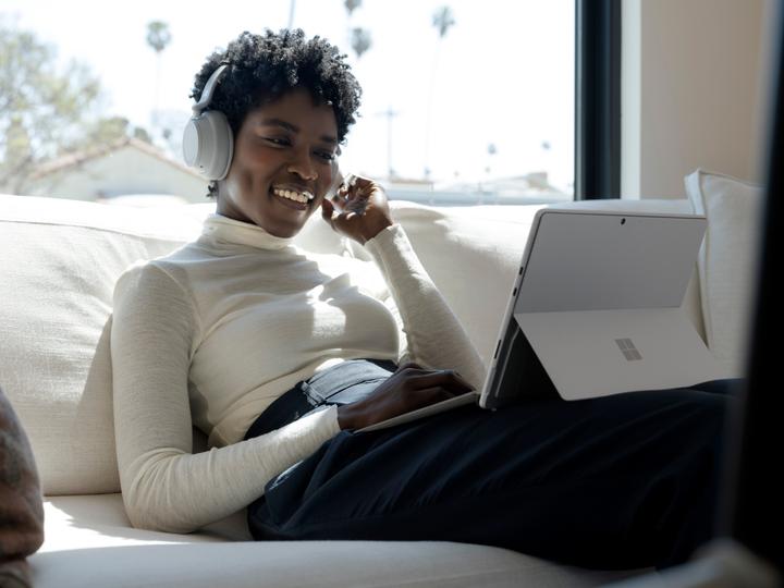 Produktbild Microsoft Surface Pro 8 (13", Intel Core i7-1185G7, 256 GB, 256 GB, Ohne Tastaturlayout)