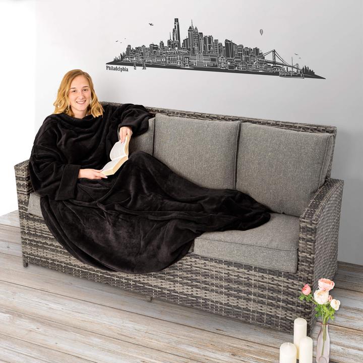 Actual product image tectake 2x cuddly blanket with sleeves (200 x 170 cm)