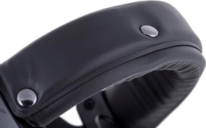 Actual product image Beyerdynamic DT 770 Pro Black Limited Edition (No noise cancelling, Cable)
