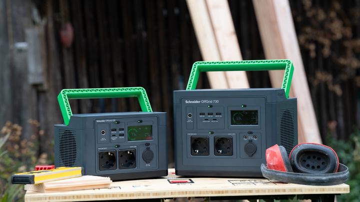 Produktbild APC Schneider OffGrid Portable Power Station 730 738Wh Lithium-ion 2 Schuko Sinewave (738 Wh, 6.40 kg)
