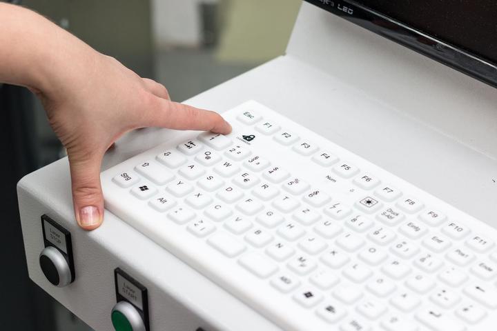 Actual product image Gett InduProof TOUCH USB (DE) silicone keyboard IP68 cleaning function disinfectable touchpad white 10... (DE, Cable)