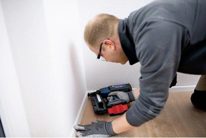 Actual product image Bosch Professional GNH 18V-64 M Kit Battery Nailer