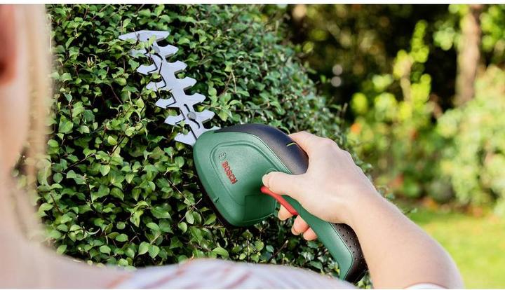 Actual product image Bosch Home & Garden EasyShear (Cordless hedgecutters)