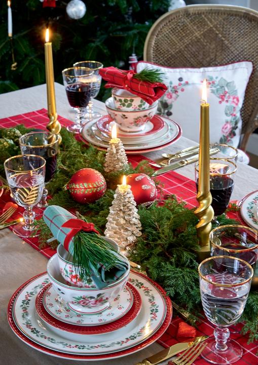 Actual product image Greengate Scarlett tablecloth white 150 x 150 cm (150 x 150 cm)