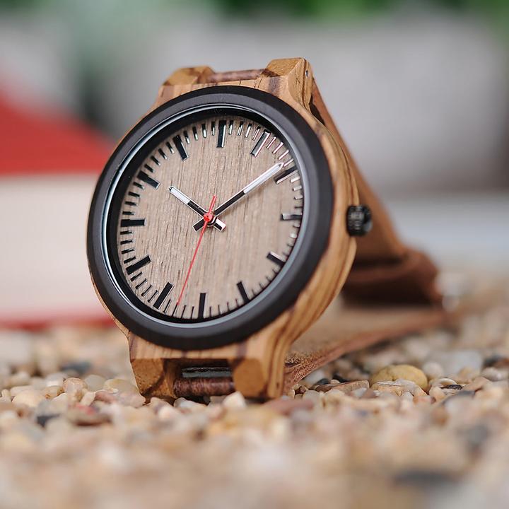 Actual product image Natura Punto Sporty elegant watch made of bamboo with smart details, leather strap (Sports watch)
