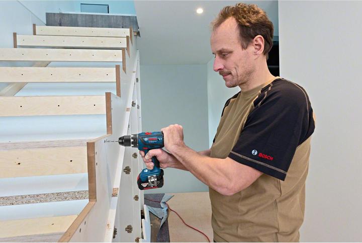 Produktbild Bosch Professional Akku-Bohrschrauber GSR 18V-28, 2 x Akkus GBA 18V, Schnellladegerät GAL 18V-40 (Akkubetrieb)