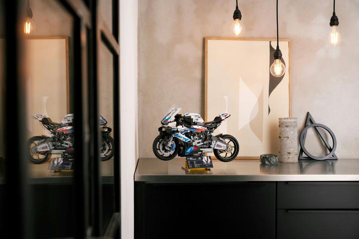 Produktbild LEGO BMW M 1000 RR (42130, LEGO Technic)