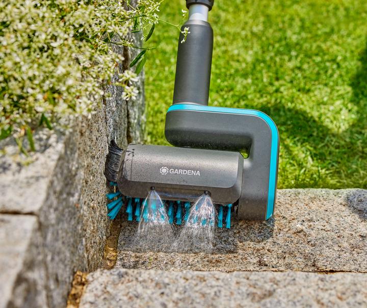 Produktbild Gardena Aqua Brush Universal 04/18V P4A solo (Akkubetrieb)