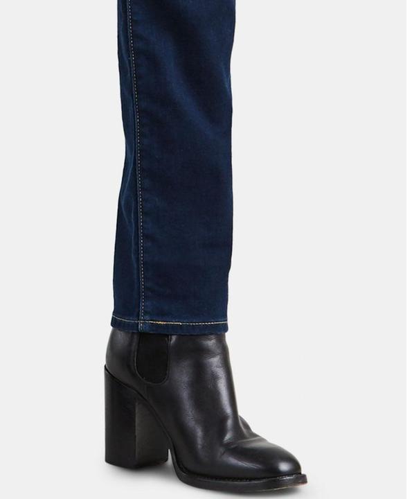 Actual product image Levis 724 Jeans High Rise Straight cast shadows (W32/L32)