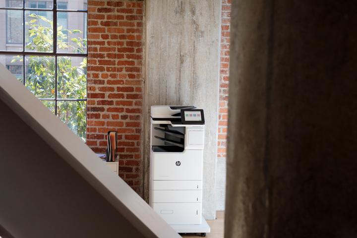 Produktbild HP Color LaserJet Enterprise Flow M681z Laser DPI pro Minute (Laser, Farbe)