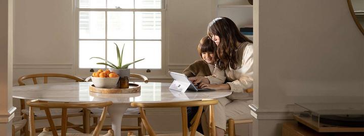 Image du produit Microsoft Surface Go 2 (10.50", Intel Pentium Gold 4425Y, 8 Go, 128 Go)