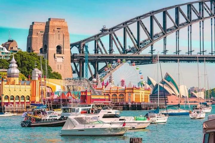 Actual product image Ravensburger Secret Sydney (3000 pieces)