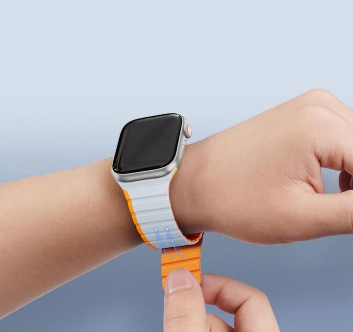 Actual product image Dux Ducis Magnetic Strap for Apple Watch SE, 8, 7, 6, 5, 4, 3, 2, 1 (41, 40, 38 mm) Strap (LD Versio (41 mm, 38 mm, 40 mm, Silicone, Metal)
