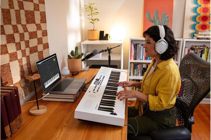 Actual product image Roland GO:KEYS 5 Keyboard (61 Keys)