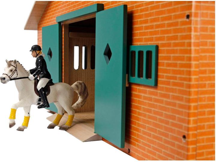 Actual product image Sombo Stable with 7 horse boxes