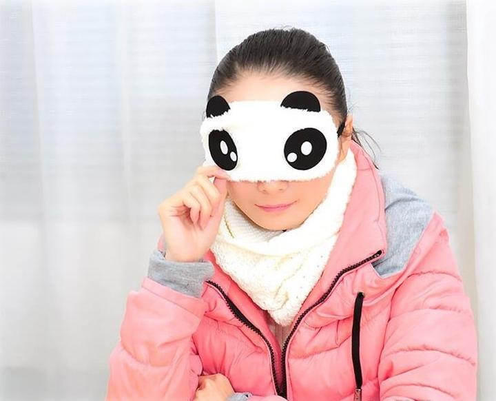 Produktbild JTI Innocent Panda, flauschige Schlafmaske für Reisen und Entspannung (Schlafmaske)