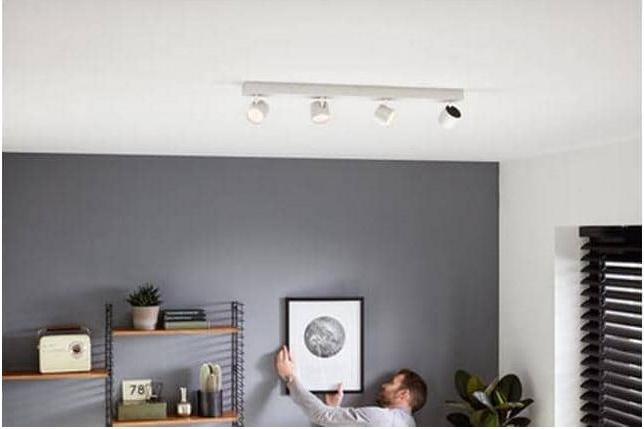 Actual product image Philips Star (2000 lm)