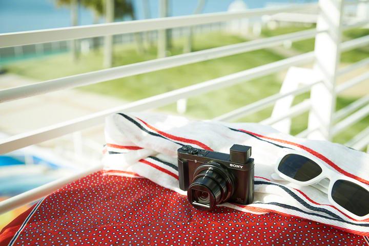 Image du produit Sony Cyber-shot DSC HX90V (24 - 720 mm, 18.20 Mpx, 1/2,3'')