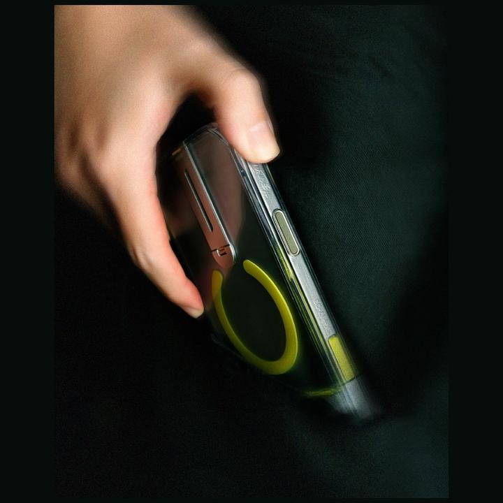 Image du produit Skinarma Case Helix for iPhone 16 Pro Max Magnetic Charging 360 Rotating Stand transparent (Apple iPhone 16 Pro Max)