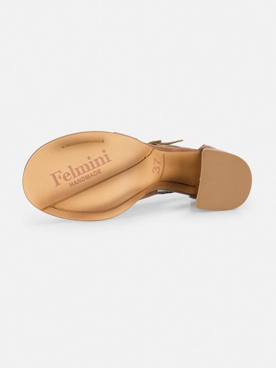 Image du produit Felmini Stefanny D796, une sandale à talon dont chaque détail respire l'élégance. Le talon est luxueusement (42)