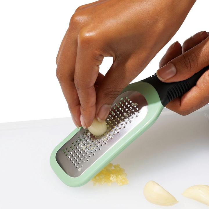 Image du produit OXO Râpe à gingembre et à ail