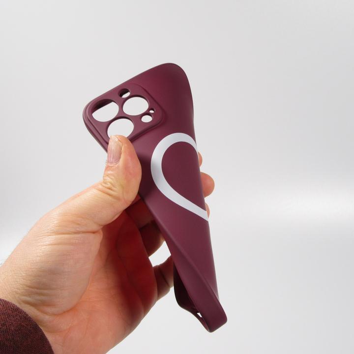 Produktbild PhoneLook Hülle Soft-Shell silikon cover mit MagSafe und Kameraschutz Bordeaux (Apple iPhone 13 Pro)