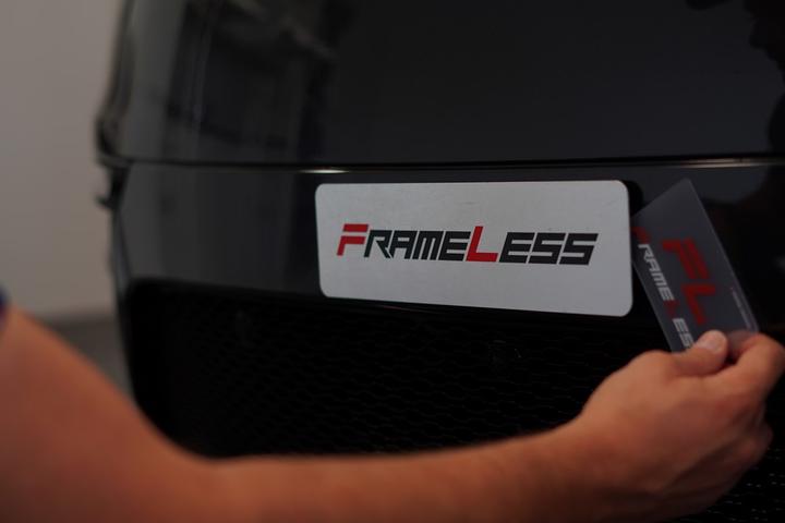 Produktbild Frameless Nummerrahmen (Front + Heck, Langformat)