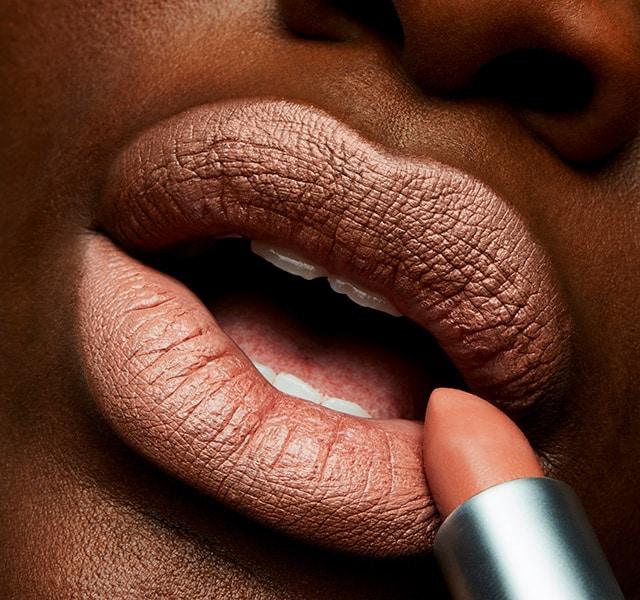 Produktbild MAC Cosmetics Matte Lipstick (Honeylove)