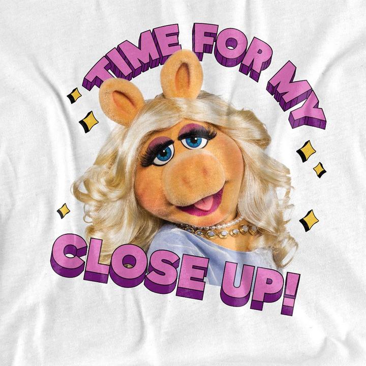Actual product image Gildan Unisex Adult Time For My Close Up Miss Piggy T-Shirt (L)