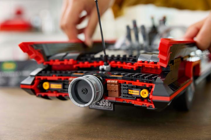 Actual product image LEGO Batmobile (76328, LEGO DC, LEGO Rare Sets)