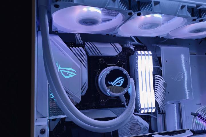 Immagine prodotto ASUS ROG Strix LC 360 RGB White Edition Raffreddamento ad acqua completo