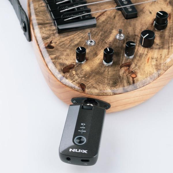Actual product image NUX MP-3 Mighty Plug Pro gitaar en bas amp modeler (USB-DAC, USB host, Display, Bluetooth)