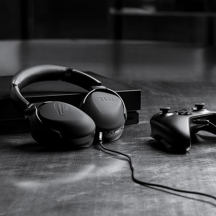 Actual product image ASUS ROG Strix Go 2.4 (Wireless)