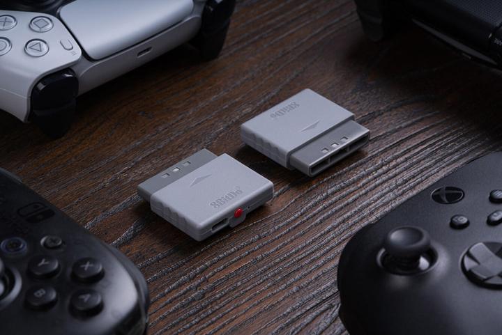 Image du produit 8bitdo Récepteur rétro PS1/PS2 (PS2, Playstation Classic, PC)