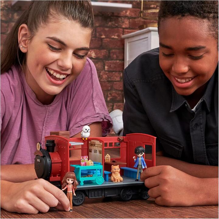 Actual product image Spin Master W.World Hogwarts Express Set with Harry & Hermione 8 cm