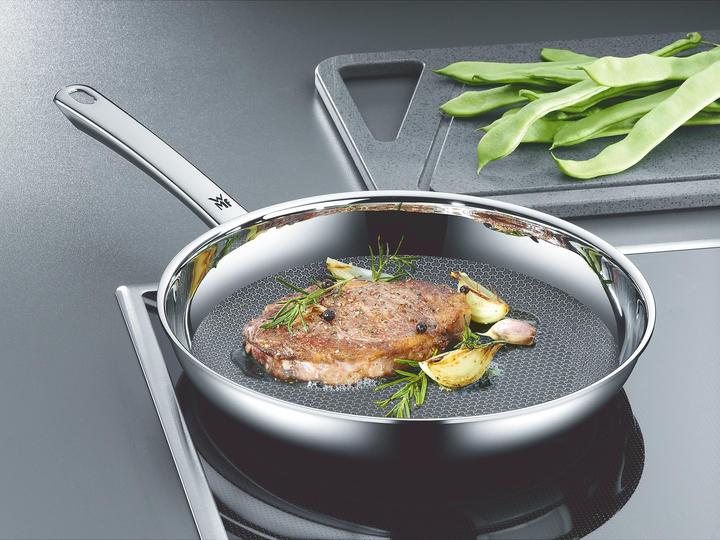 Actual product image WMF Professional Resist (28 cm, Frying pan, Aluminium, Stainless steel)