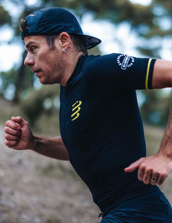 Actual product image Compressport Trail Postural SS Top M (M)