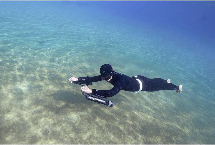 Actual product image Waydoo Subnado Underwater Scooter Black Li-Ion 25.2V 3900 mAh