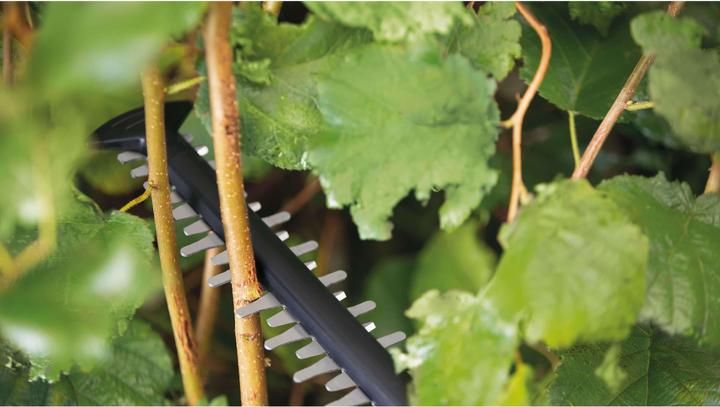 Produktbild Bosch Home & Garden UniversalHedgeCut 18-55 (1x2,5Ah) (Akkuheckenschere)