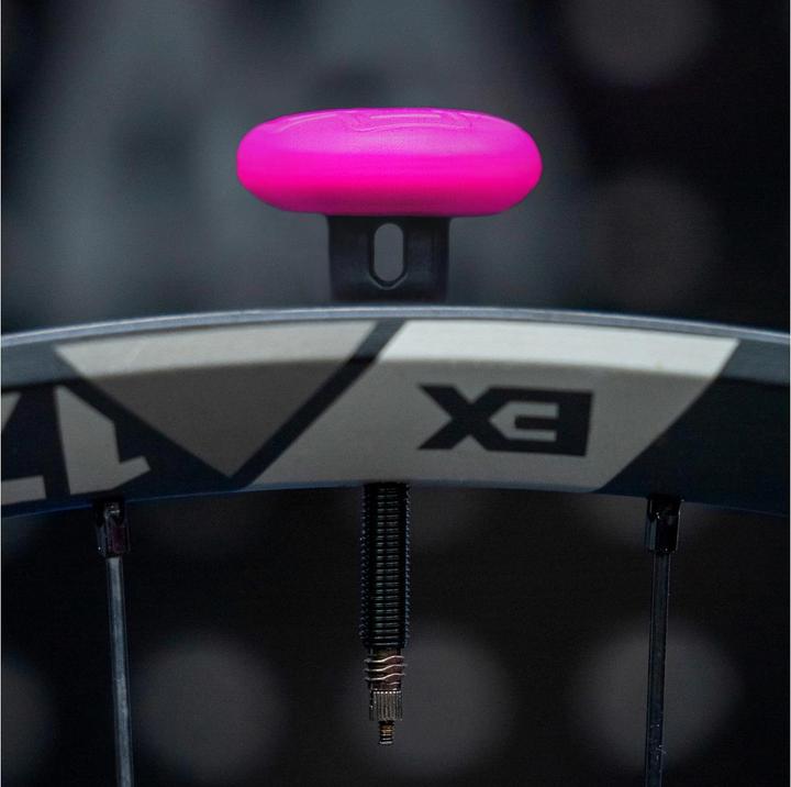 Produktbild Muc-Off Tubeless Tag Holder + Valve Kit